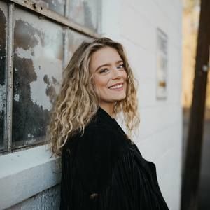 Meet your Posher, Belle